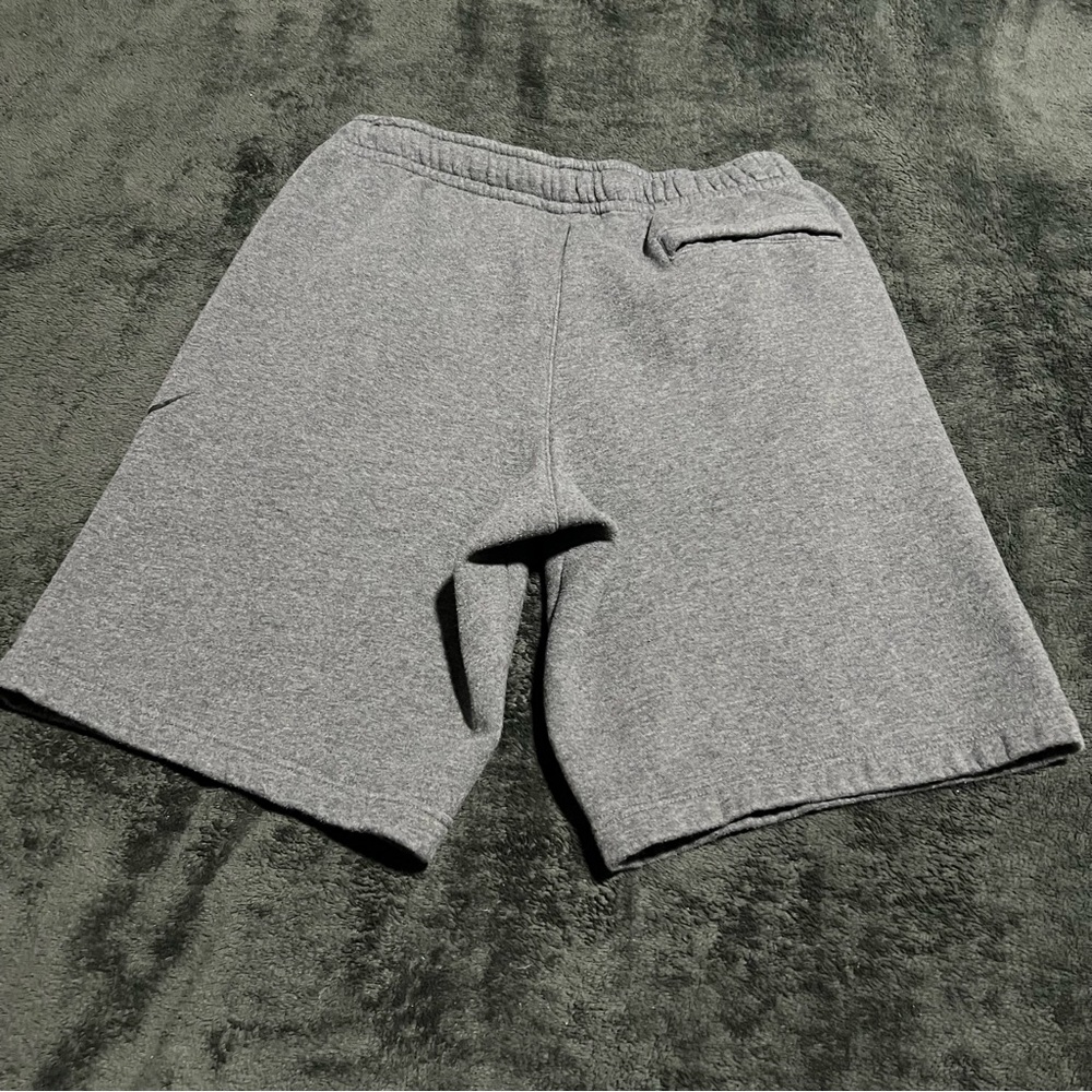 Nike Men's Sportswear Club Graphic Shorts-Gray/Black Swoosh Size Large Pockets - Picture 2 of 7